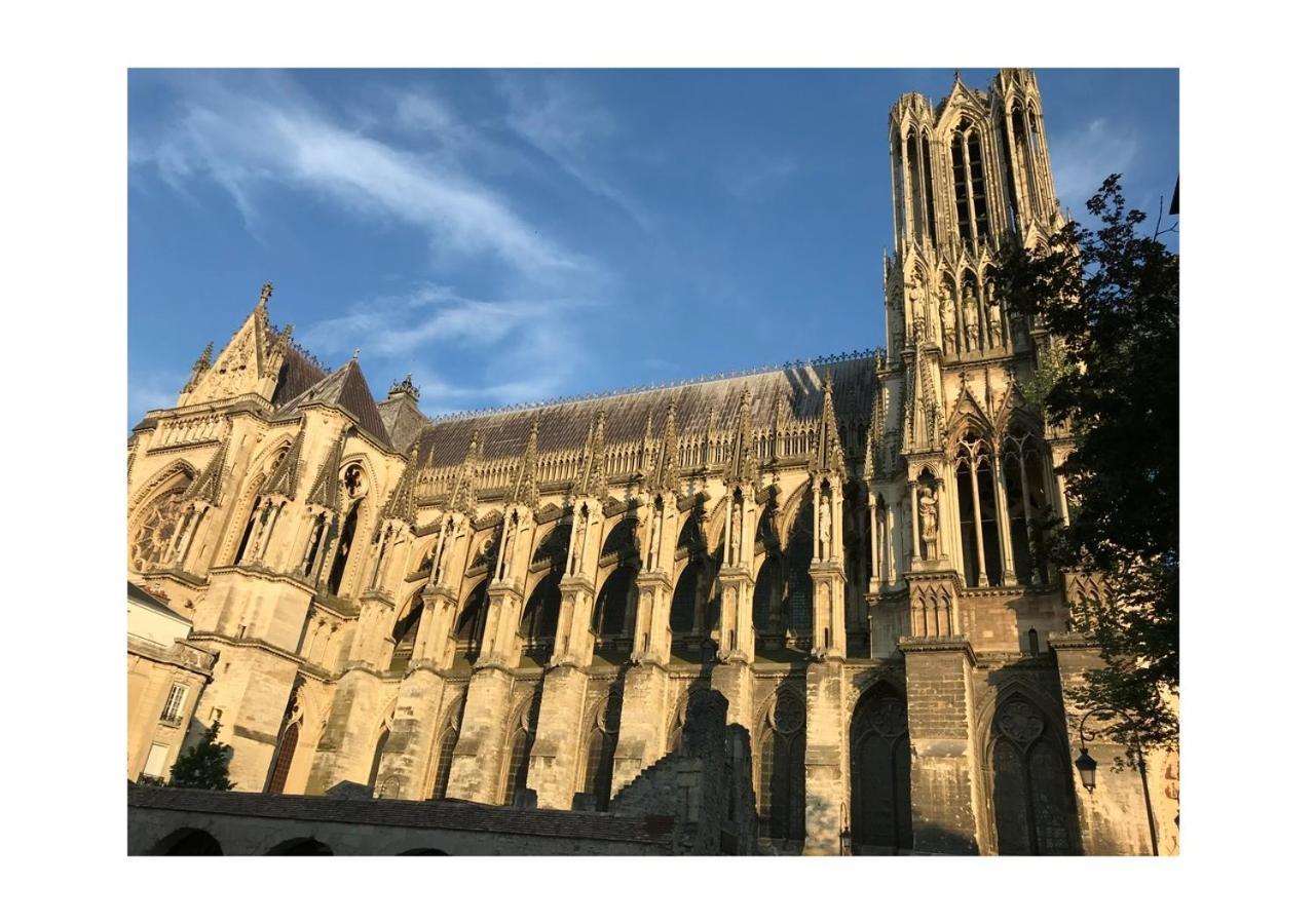 Chez La Reg'- Aux Pieds De La Cathedrale Daire Reims Dış mekan fotoğraf